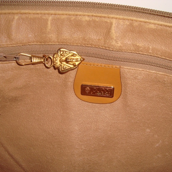 COPY - GUCCI Tan Leather Clutch - Picture 5 of 8